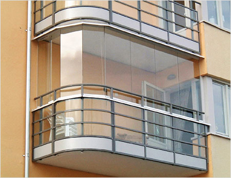 Безрамне скління балкона