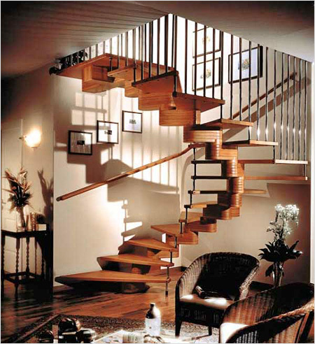 Необычная деревянная винтовая лестница